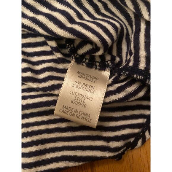 Max Studio, women's black/white striped with short flutter sleeves size small - Picture 4 of 6